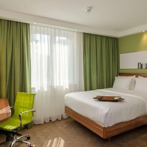 Kamer met Rolstoeltoegankelijkheid met een Queen Size Bed